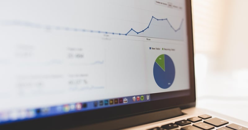 Comparatif outil de vérification de backlogs : Ahrefs vs Semrush, lequel choisir