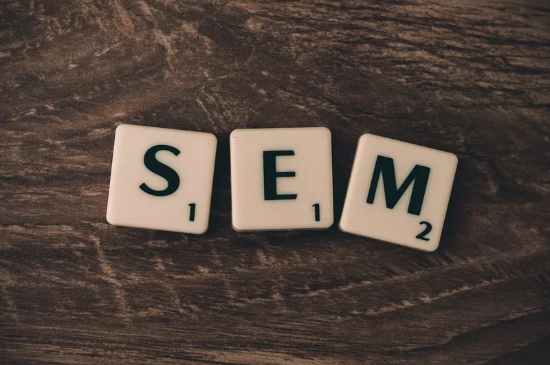 Comment aligner votre stratégie de contenu digital avec les réseaux sociaux
