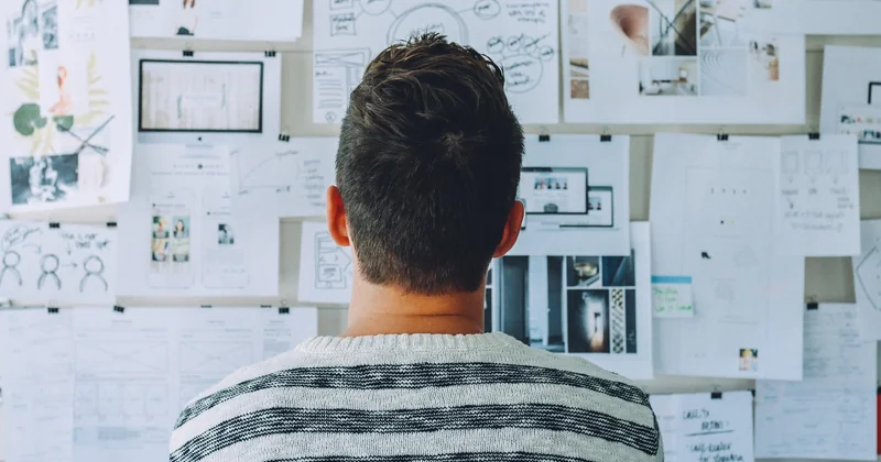 L'optimisation pour la recherche vocale et les assistants visuels : l'angle ignoré